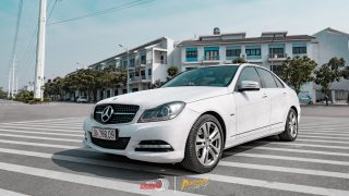 Dán-Đổi-Màu-Xe-Mercedes-c200-Trắng-Ánh-Trai-4