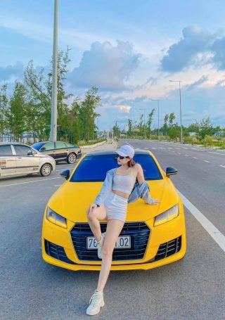 Dán Đổi Màu Xe Audi Vàng