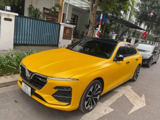 Dán-Đổi-Màu-Xe-Vinfas-Lux-A-Vàng-3