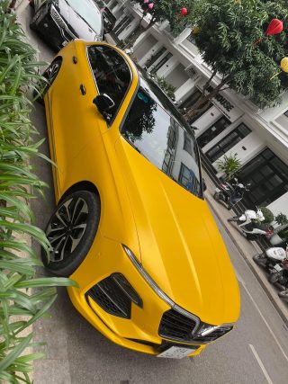 Dán-Đổi-Màu-Xe-Vinfas-Lux-A-Vàng