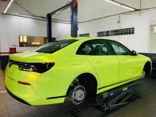 Dán Đổi Màu Xe Vinfast Lux A Vàng Chanh