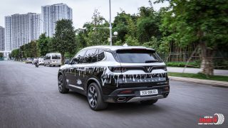 Dán-Đổi-Màu-Xe-Vinfast-Lux-SA-Style-Đen-Trắng.3