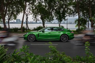 Dán Đổi màu Xe Porsche Panamera Xanh Lá Bóng