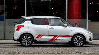 Tem Xe Swift Tại Dubaiwrap