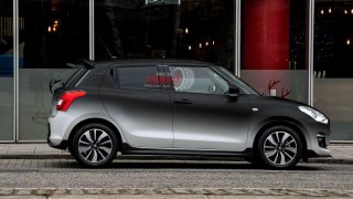 Tem Xe Swift Tại Dubaiwrap