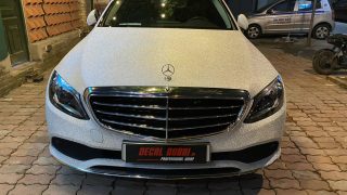 Dán Đổi Màu Xe Mercedes Trắng Ánh Nhũ Pha Lê